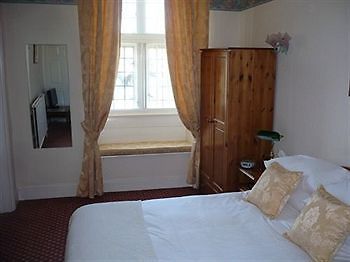 Ash House Hotel Тонтън Екстериор снимка